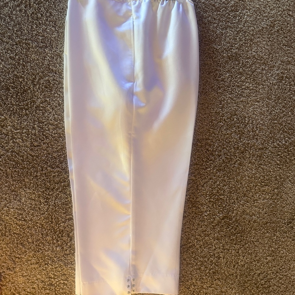 Alfred Dunner Classic Fit Womens Capri’s Size 16, NWT, Flat Front Elastic Waist